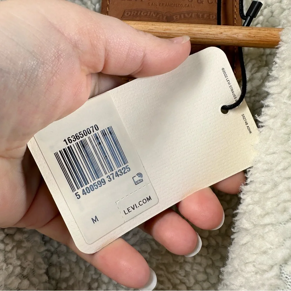 Levi’s Ex Boyfriend Trucker Sherpa Denim Jacket - Picture 12 of 13